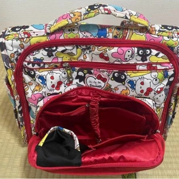 Ju-Ju-Be Sanrio Character Pet Carrier with Red Trim - Picture 2 of 6